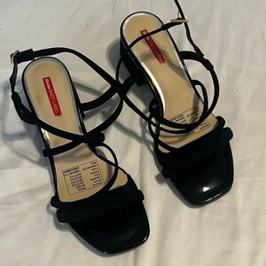 Chic Black Strappy Sandals